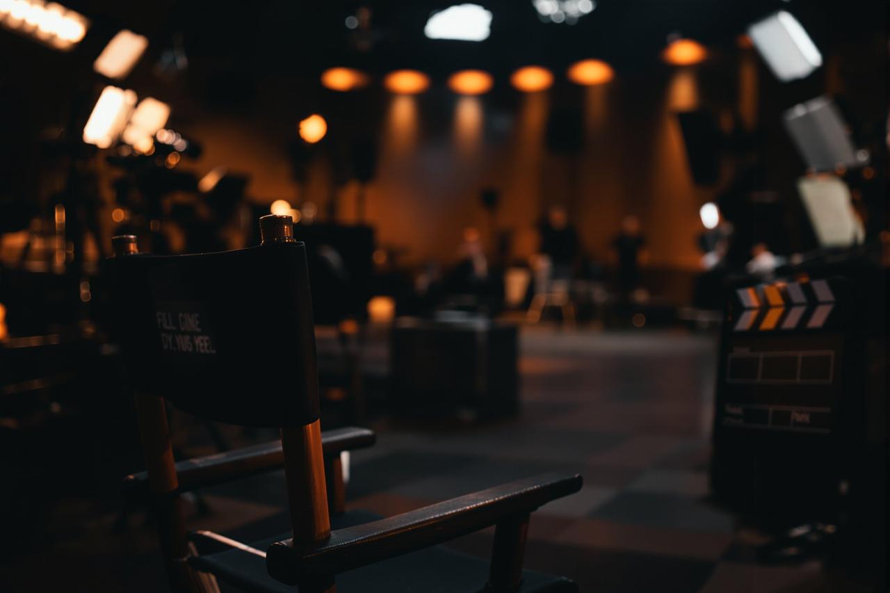 仙剑奇侠传《仙剑客栈》签约石榴姐背景下陈熙明扮演龙幽引热议,结合今日头条小店选品思路揭秘市场潜力